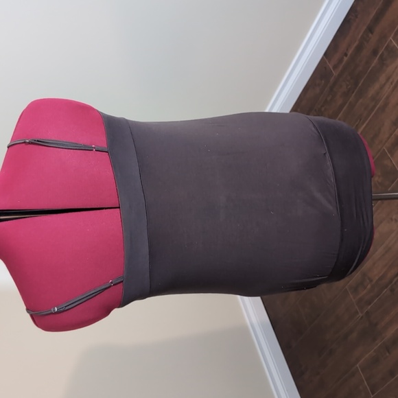 Lot of 3 Women's Shirts 2 Bikini Strap Shirts and 1 Scoop Neck T-shirt - Picture 7 of 16